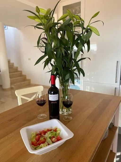 Apartament Casa Iberico An Idyllic Penthouse In Marbella 0*,  Hiszpania