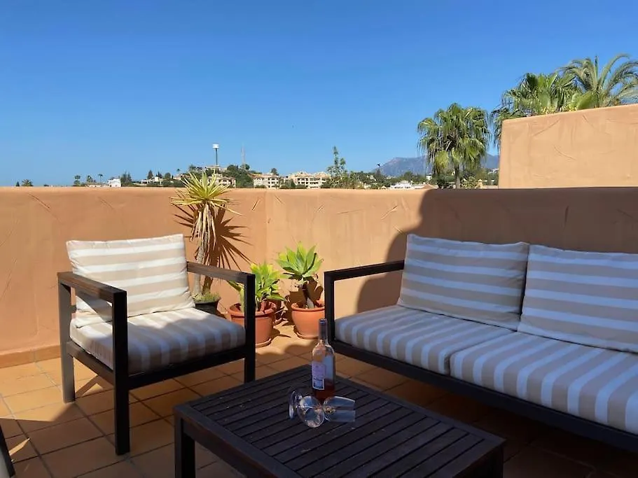 アパート Casa Iberico An Idyllic Penthouse In Marbellaアパートメント
